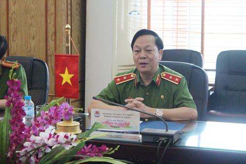 Lãnh đạo Êv88 chào đón năm mới 2026 tiếp Sỹ quan liên lạc Cơ quan Phòng chống Link đăng nhập Ev88 Vương quốc Anh